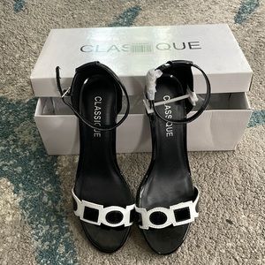Classique Black Heels